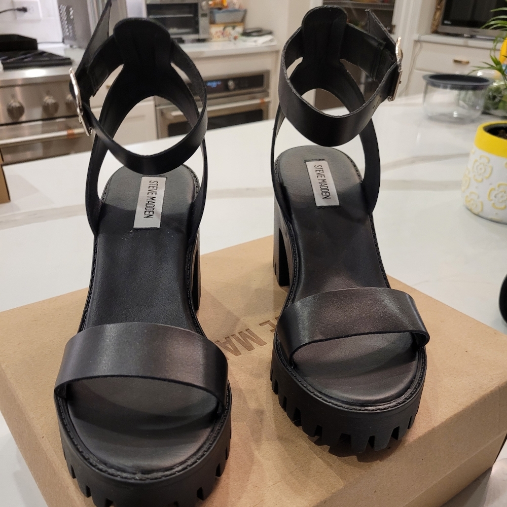 Steve Madden Never Worn Black Women's Strappy W chunky Heel